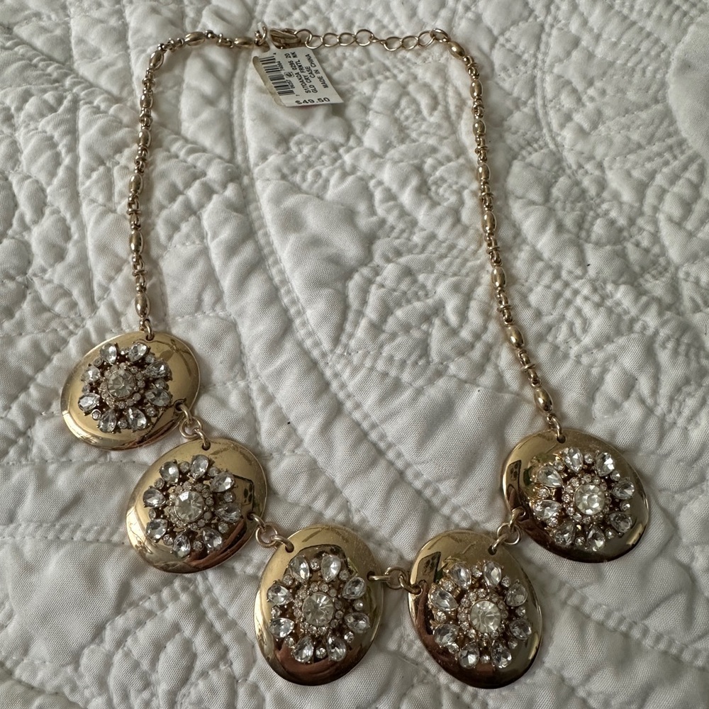 NWT Necklace
